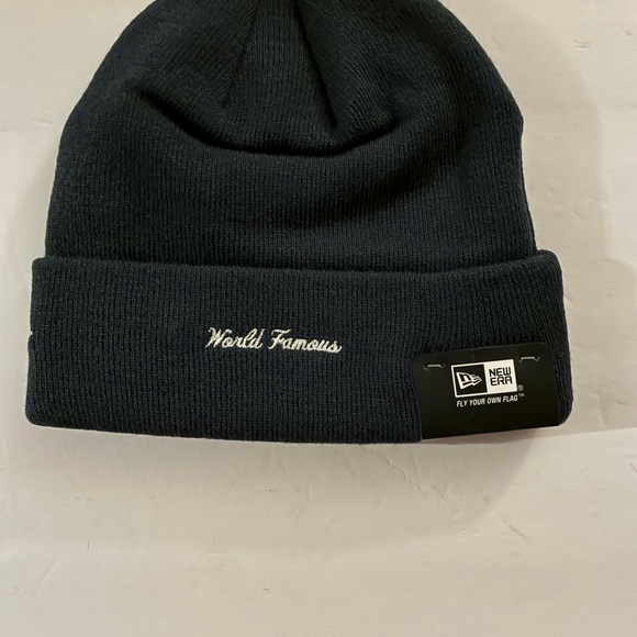 Navy Blue Supreme Beanie Red Sign - Picture 2 of 3